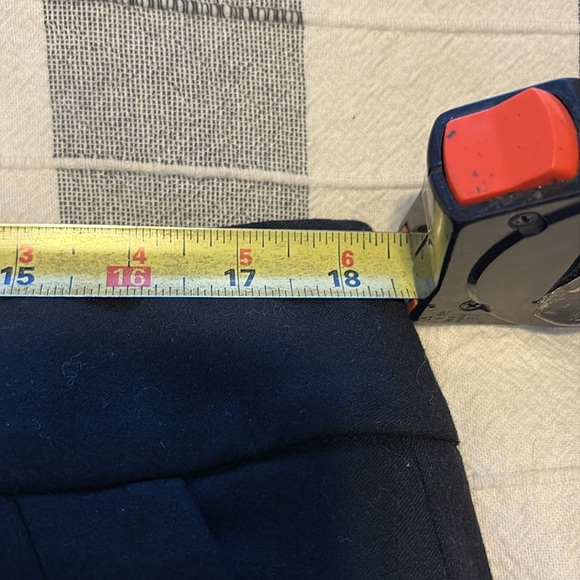 Armani Collezioni Virgin Wool Skirt, size 14, Black - Picture 6 of 6